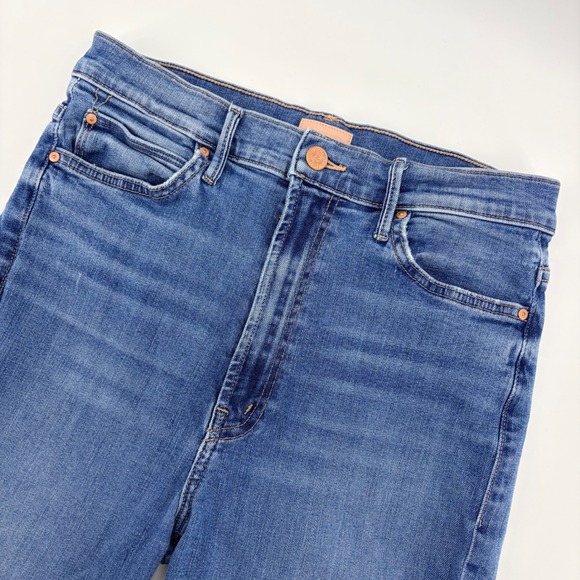 MOTHER Denim - MOTHER The Swooner Rascal Hover Jeans Healing Jar High Rise Blue Raw Hem Size 30